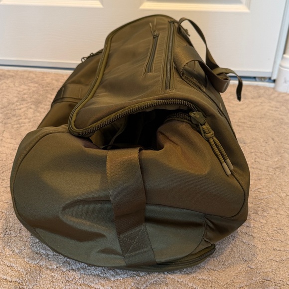Dagne Dover Denver Convertible Duffle Dark Moss Green, size Large (EUC) - Picture 11 of 12